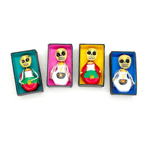 Handmade Mini Magnet Coffin People - Doñas de Mexico (4 Pack)