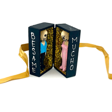 Load image into Gallery viewer, Handmade Shadow Box Nicho - Novios &quot;Besame Mucho&quot; Frente a Frente Shadow Boxes Mexico CC
