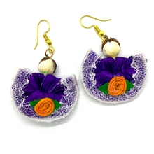 Load image into Gallery viewer, Handmade Mexican Earrings - Corn Husk Tamal Folklorico Dancer